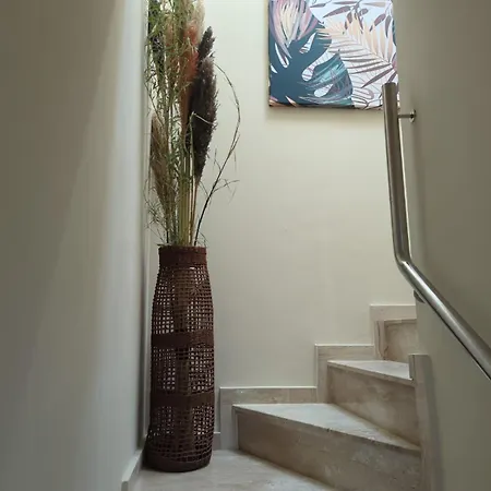 Seafront Duplex Penthouse Μαρμπέλλα