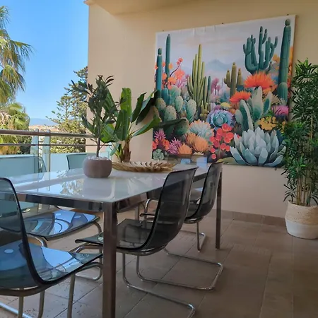 Seafront Duplex Penthouse Διαμέρισμα *